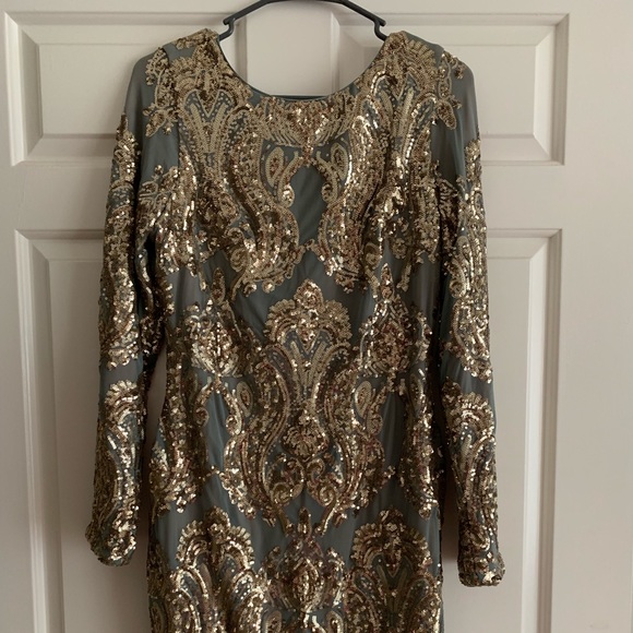 LuLu’s Blue and Gold Bodycon dress - Picture 4 of 6